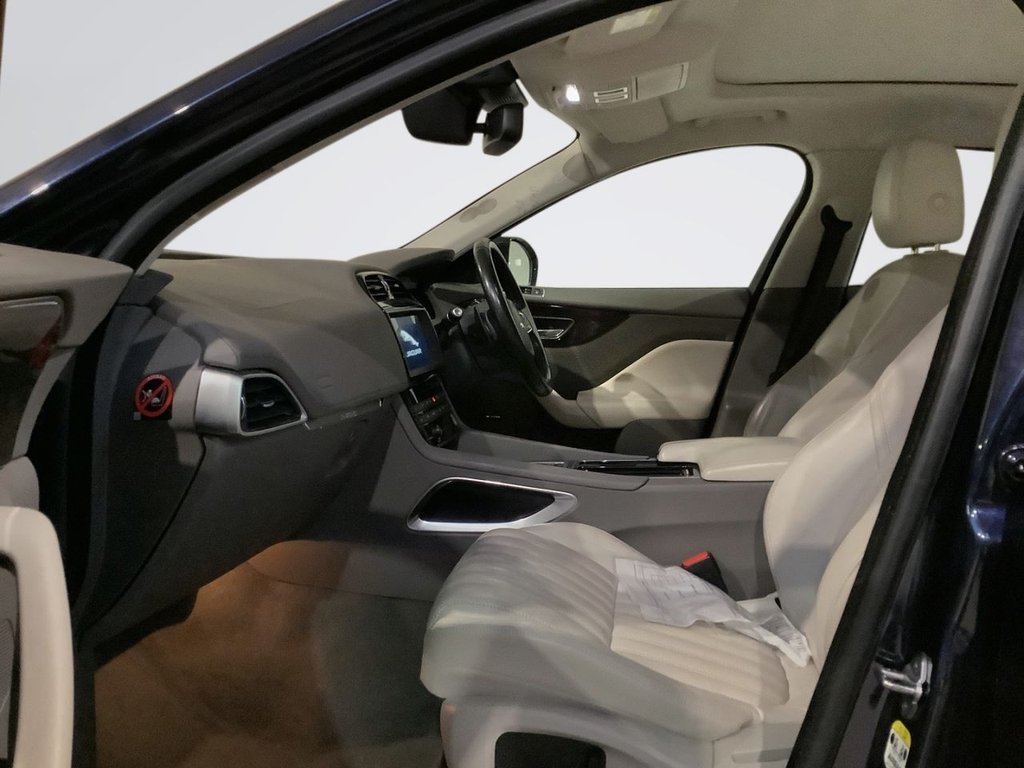 Used Jaguar F-Pace 2016 for sale - 78049537: Photo 12