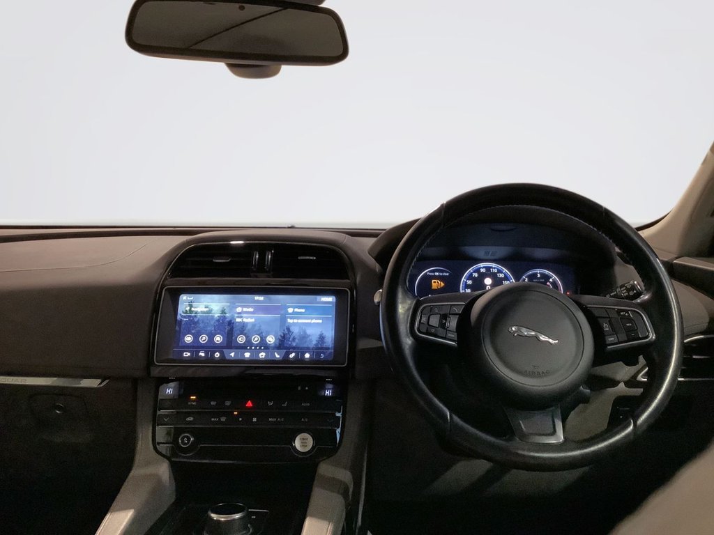 Used Jaguar F-Pace 2016 for sale - 78049537: Photo 15