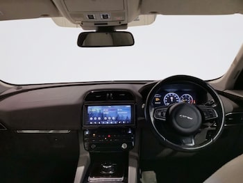 Used Jaguar F-Pace 2016 for sale - 78049537: Photo