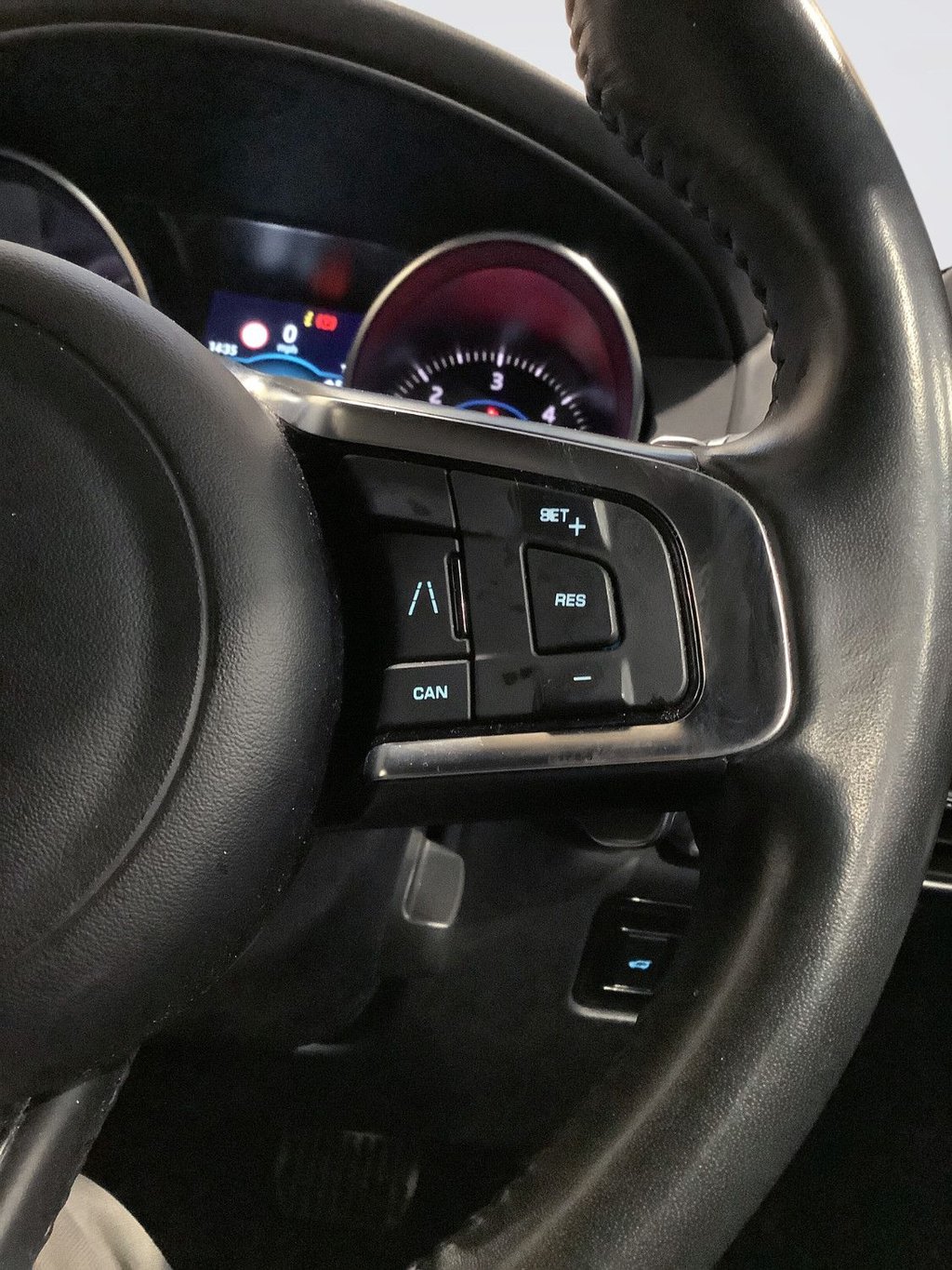 Used Jaguar F-Pace 2019 for sale - 77072444: Photo 17