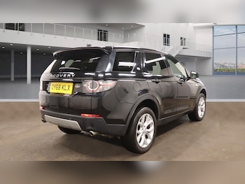 Used Land Rover Discovery Sport 2018 for sale - 76003484: Photo