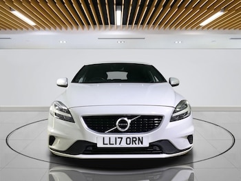 Used Volvo V40 2017 for sale - 75960869: Photo