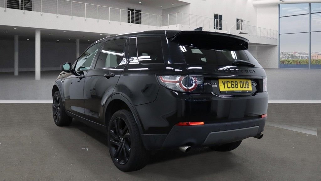 Used Land Rover Discovery Sport 2018 for sale - 76470405: Photo 3