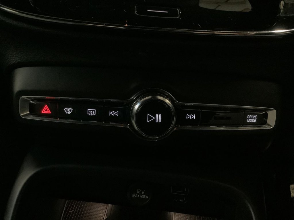 Used Volvo XC40 2022 for sale - 77512414: Photo 24