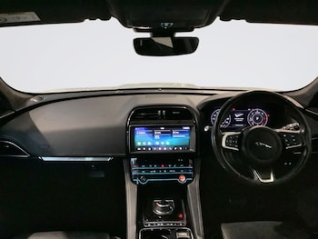 Used Jaguar F-Pace 2020 for sale - 78030166: Photo