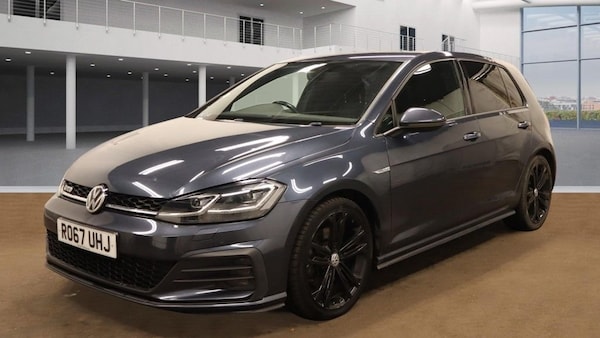 Used Volkswagen Golf 2017 for sale - 76313145: Photo 2