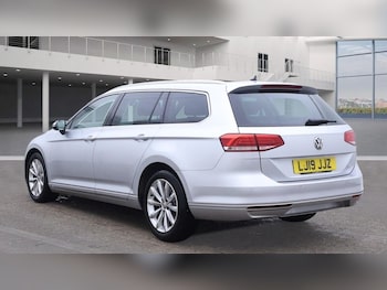 Used Volkswagen Passat 2019 for sale - 76286168: Photo 3