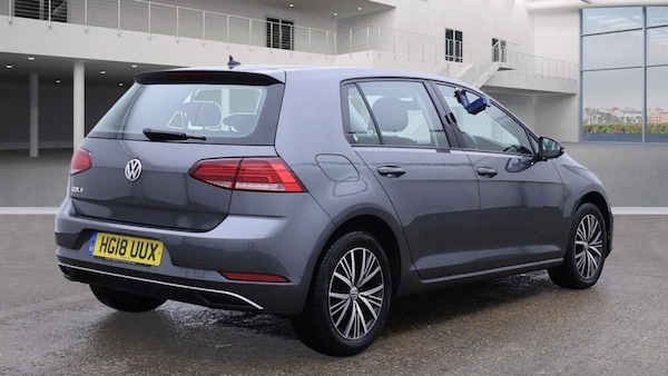 Used Volkswagen Golf 2018 for sale - 76286157: Photo 4