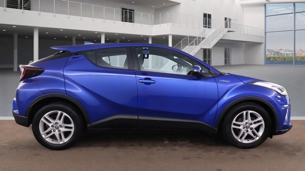 Used Toyota C-HR 2020 for sale - 76389845: Photo 5
