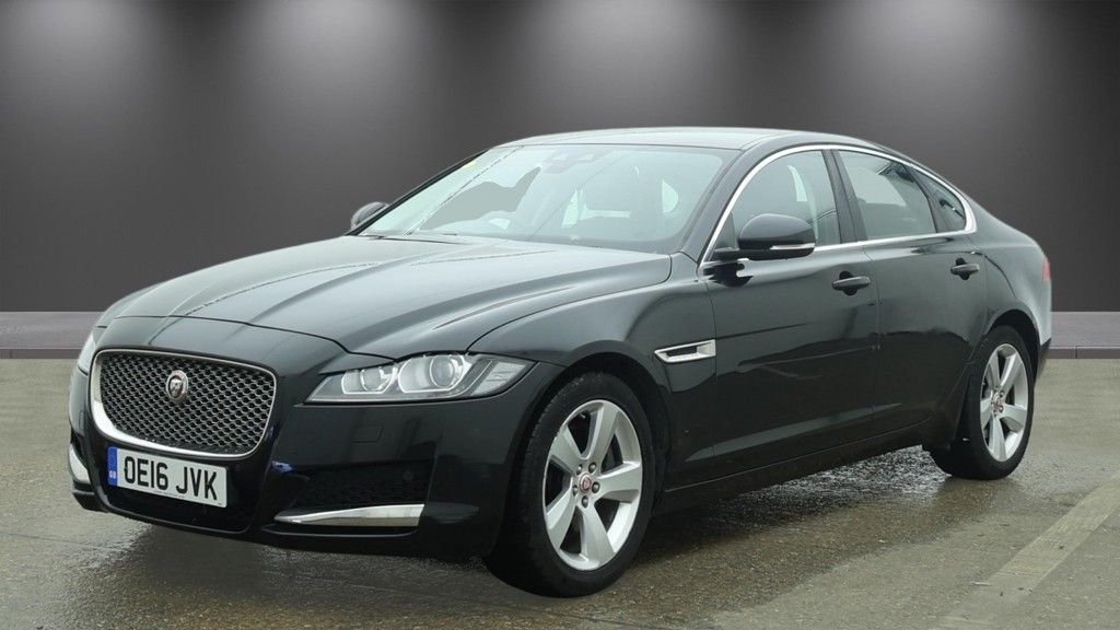 Used Jaguar XF 2016 for sale - 78022076: Photo 2