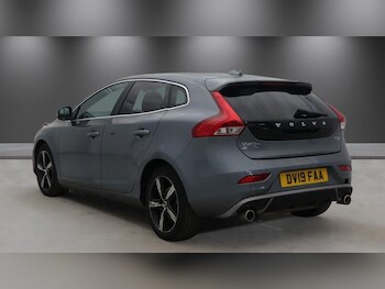 Used Volvo V40 2019 for sale - 78351052: Photo