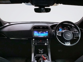 Used Jaguar F-Pace 2019 for sale - 78021967: Photo