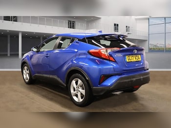 Used Toyota C-HR 2017 for sale - 75842998: Photo