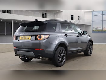 Used Land Rover Discovery Sport 2019 for sale - 76496835: Photo