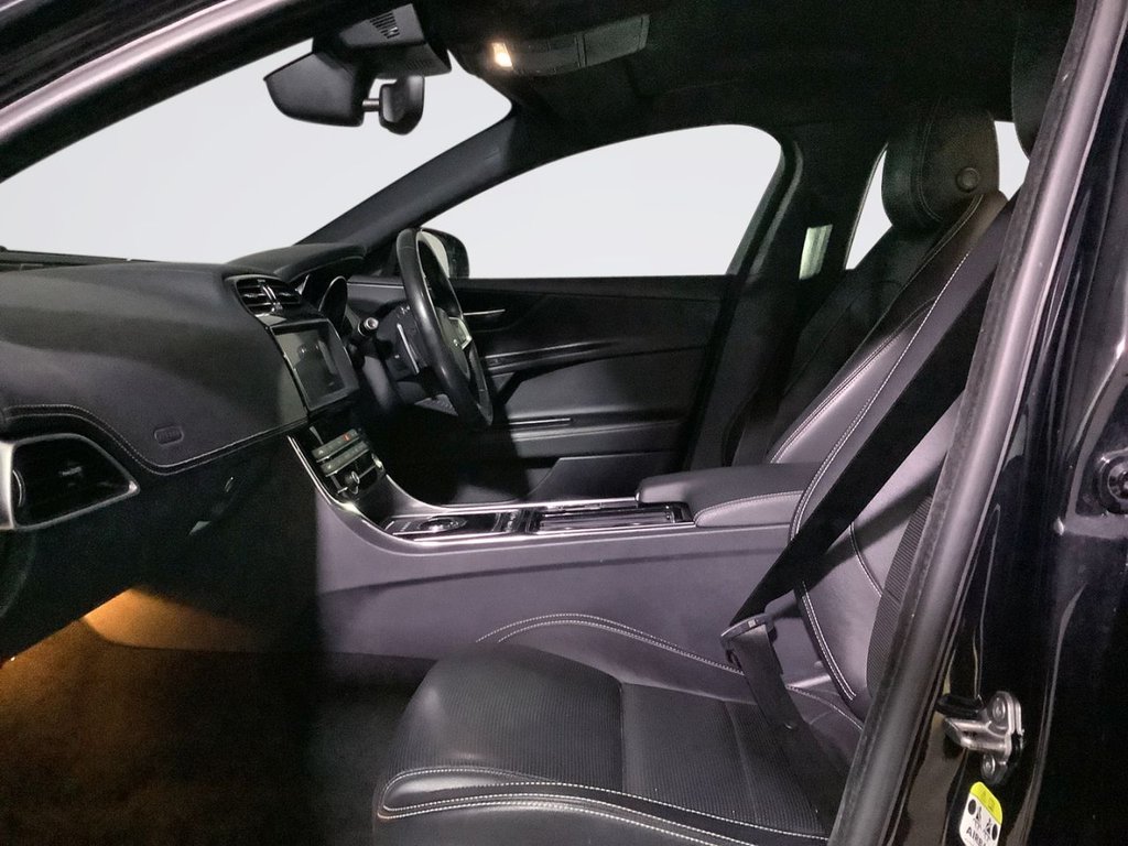 Used Jaguar XE 2019 for sale - 76558777: Photo 12