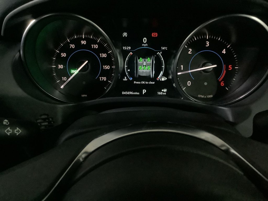 Used Jaguar XE 2019 for sale - 76558777: Photo 15