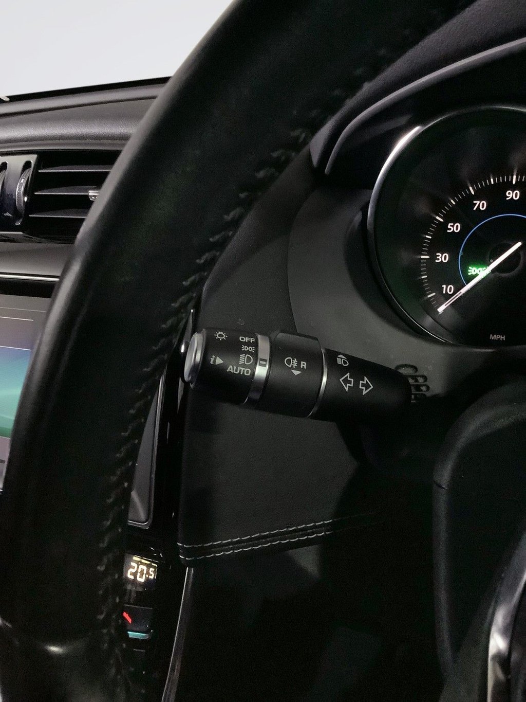 Used Jaguar XE 2019 for sale - 76558777: Photo 18