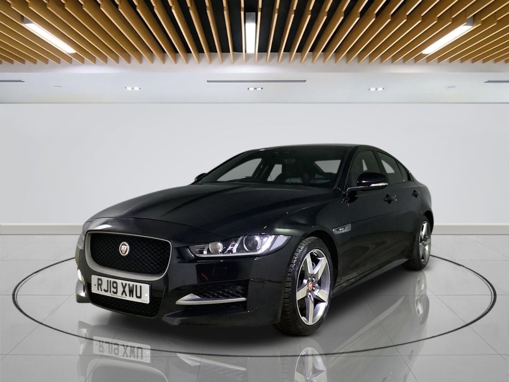 Used Jaguar XE 2019 for sale - 76558777: Photo 3