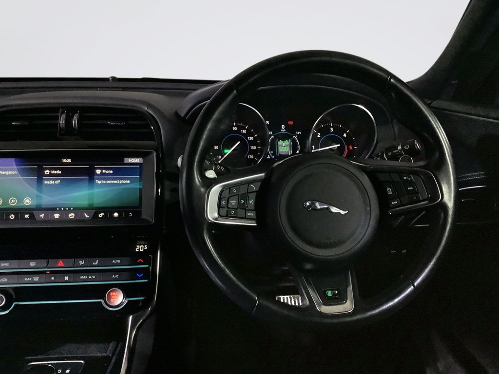 Used Jaguar XE 2019 for sale - 76558777: Photo 6