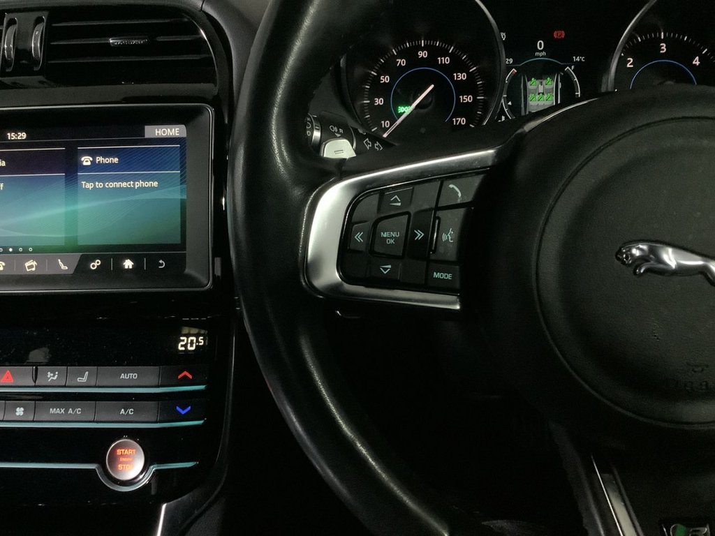 Used Jaguar XE 2019 for sale - 76558777: Photo 7