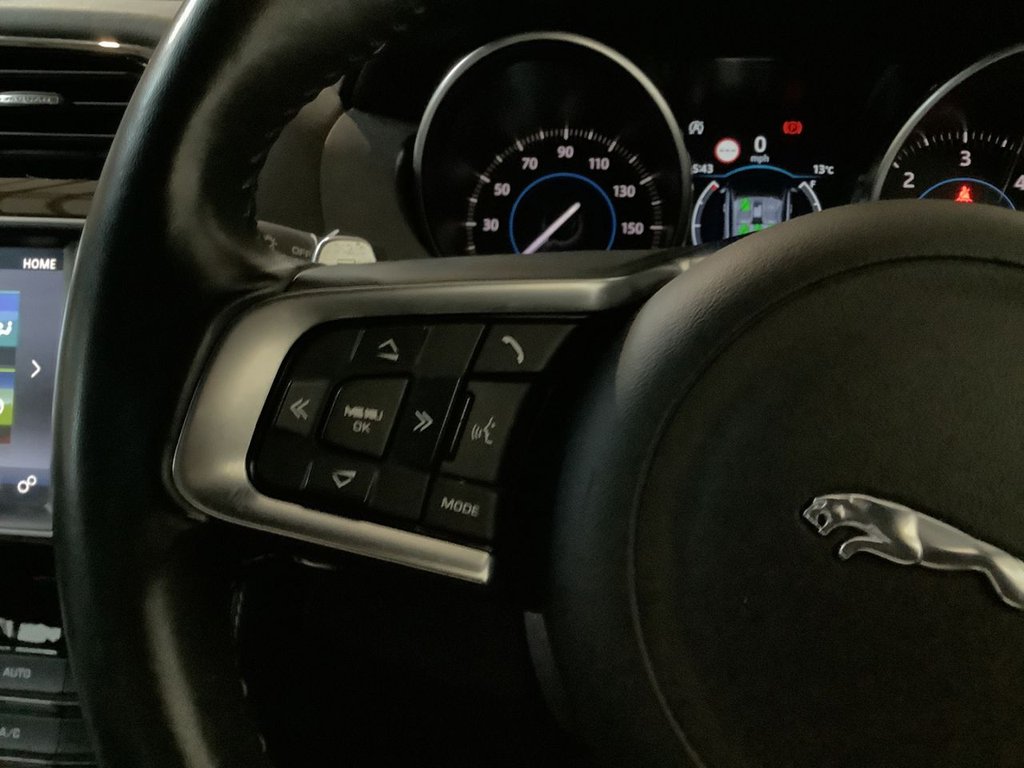 Used Jaguar F-Pace 2018 for sale - 77764942: Photo 16