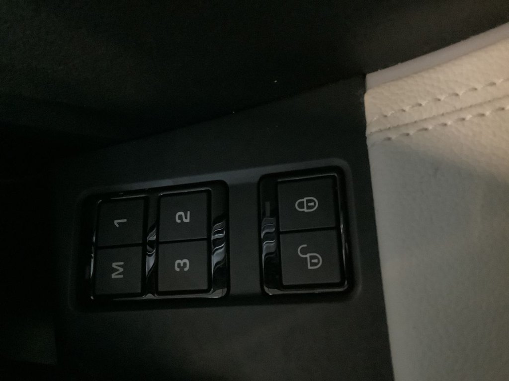 Used Jaguar F-Pace 2018 for sale - 77764942: Photo 24