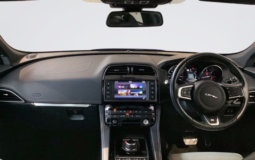 Used Jaguar F-Pace 2018 for sale - 77764942: Photo 3