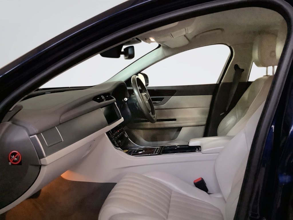 Used Jaguar XF 2017 for sale - 78124221: Photo 12
