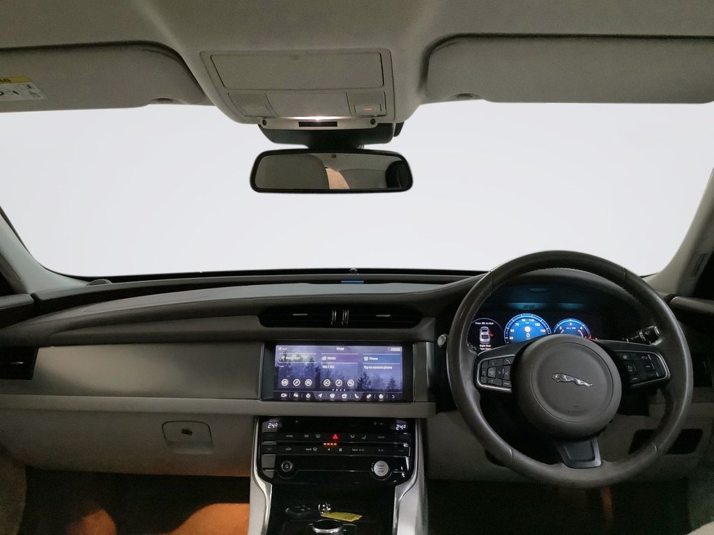 Used Jaguar XF 2017 for sale - 78124221: Photo 3