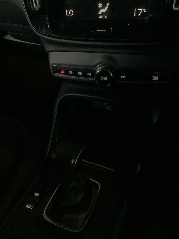 Used Volvo XC40 2018 for sale - 76297210: Photo 24