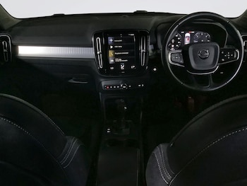 Used Volvo XC40 2018 for sale - 76297210: Photo