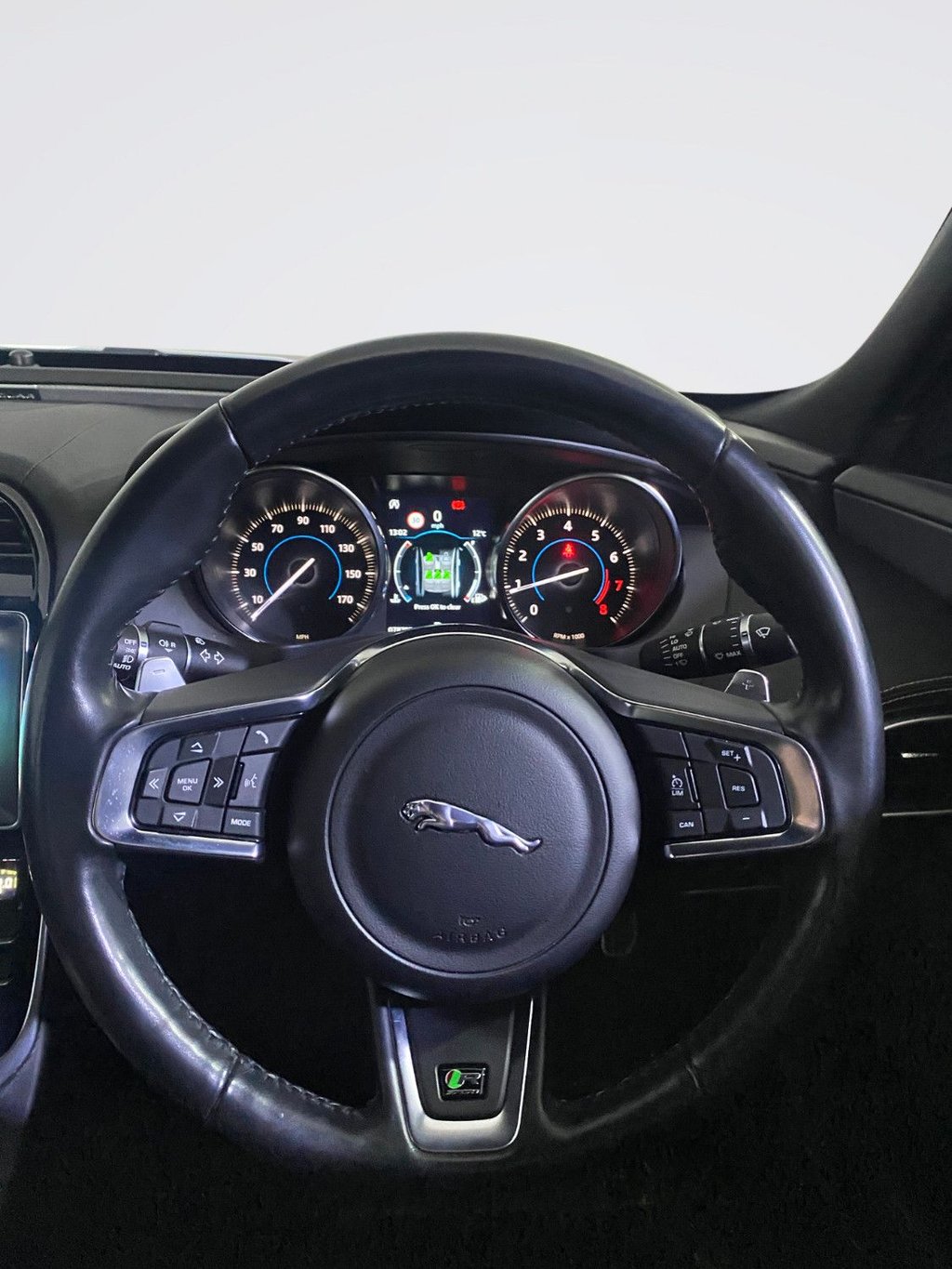 Used Jaguar XE 2019 for sale - 77927161: Photo 14