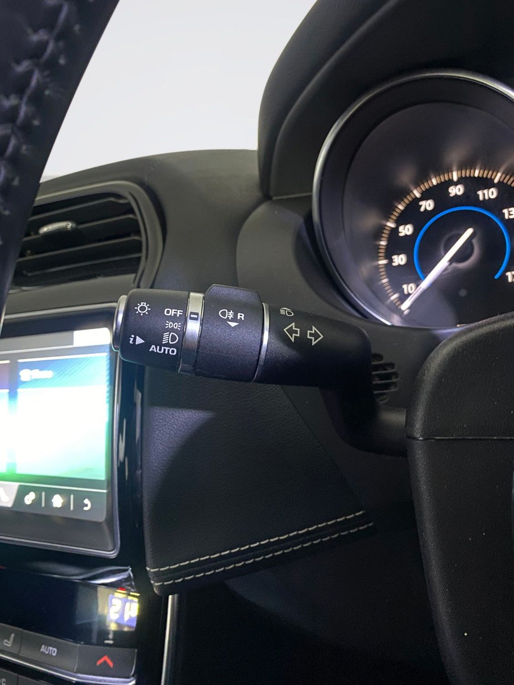 Used Jaguar XE 2019 for sale - 77927161: Photo 18