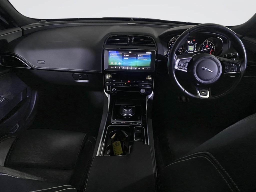 Used Jaguar XE 2019 for sale - 77927161: Photo 3