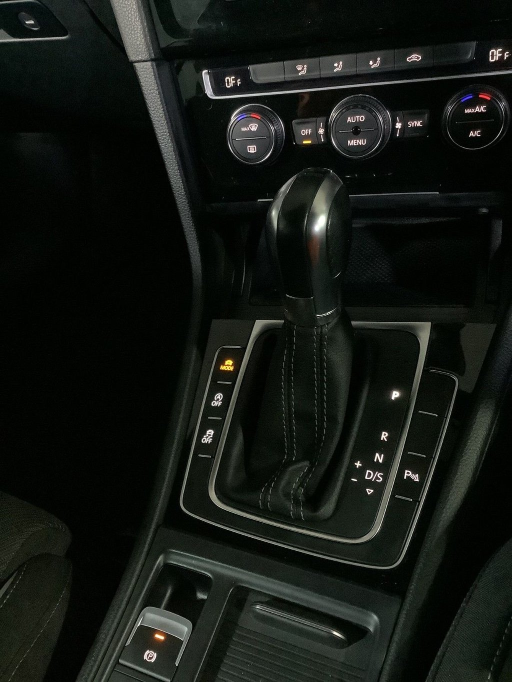 Used Volkswagen Golf 2016 for sale - 76724342: Photo 24