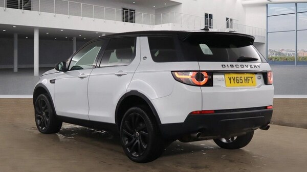 Used Land Rover Discovery Sport 2015 for sale - 76245237: Photo 3