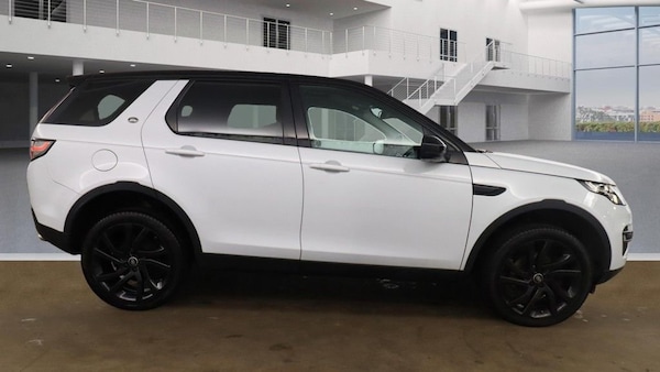 Used Land Rover Discovery Sport 2015 for sale - 76245237: Photo 5
