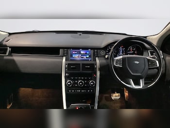 Used Land Rover Discovery Sport 2017 for sale - 76941512: Photo