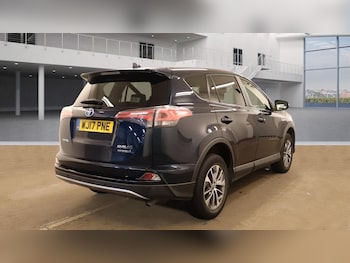 Used Toyota RAV4 2017 for sale - 75936700: Photo