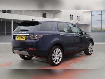 Used Land Rover Discovery Sport 2017 for sale - 75727187: Photo