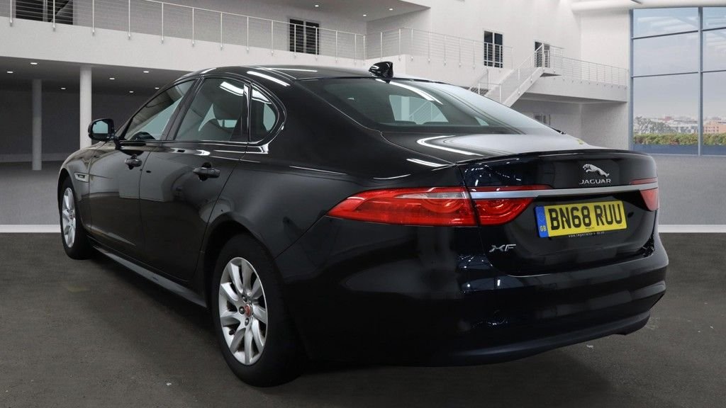 Used Jaguar XF 2018 for sale - 76350585: Photo 3