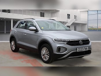 Used Volkswagen T-Roc 2023 for sale - 77313467: Photo