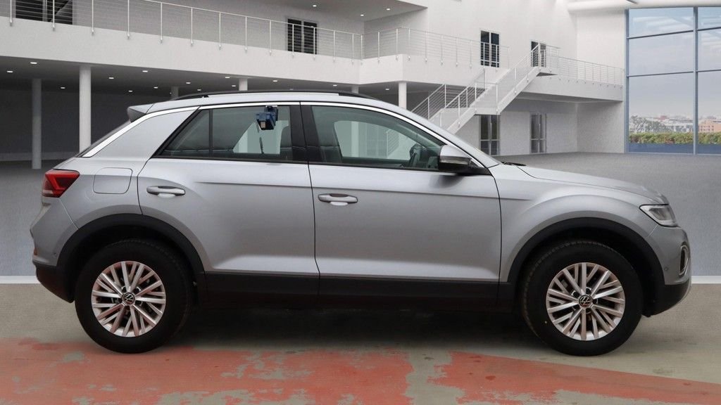 Used Volkswagen T-Roc 2023 for sale - 77313467: Photo 8