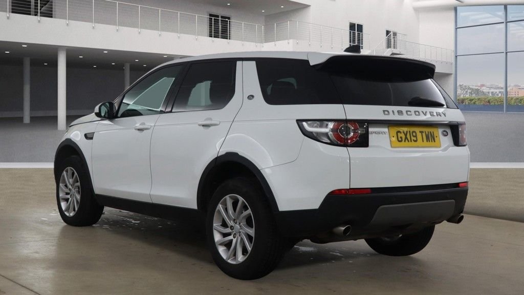 Used Land Rover Discovery Sport 2019 for sale - 76535688: Photo 3