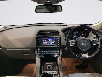 Used Jaguar F-Pace 2018 for sale - 76867469: Photo