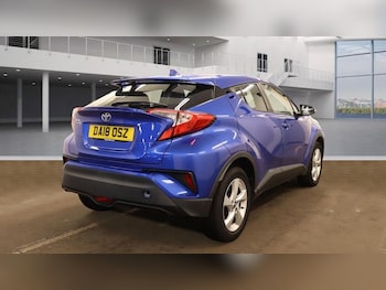 Used Toyota C-HR 2018 for sale - 76430246: Photo
