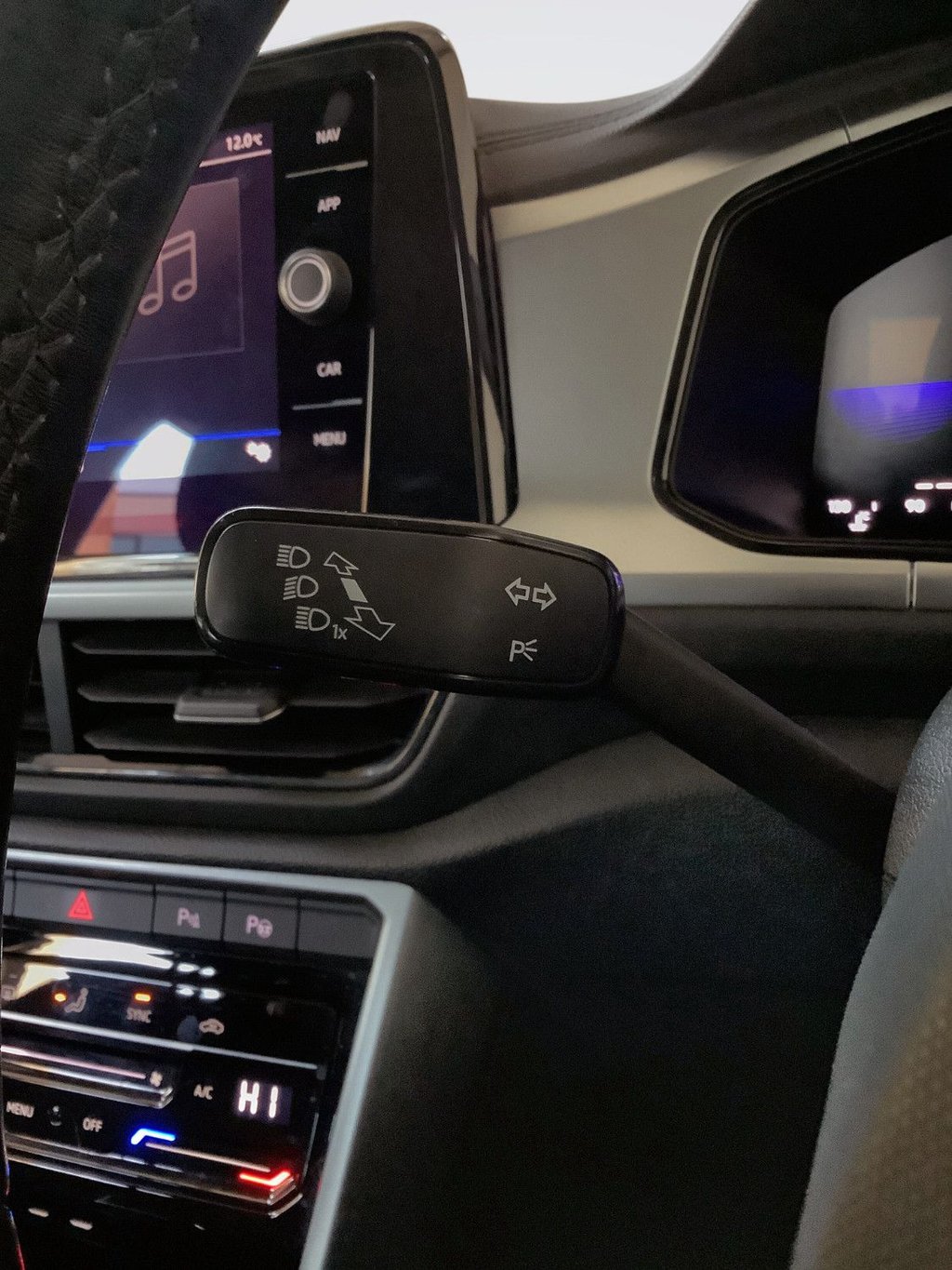 Used Volkswagen T-Roc 2023 for sale - 77806185: Photo 18