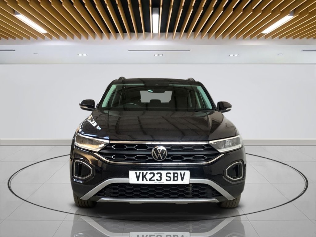 Used Volkswagen T-Roc 2023 for sale - 77806185: Photo 2