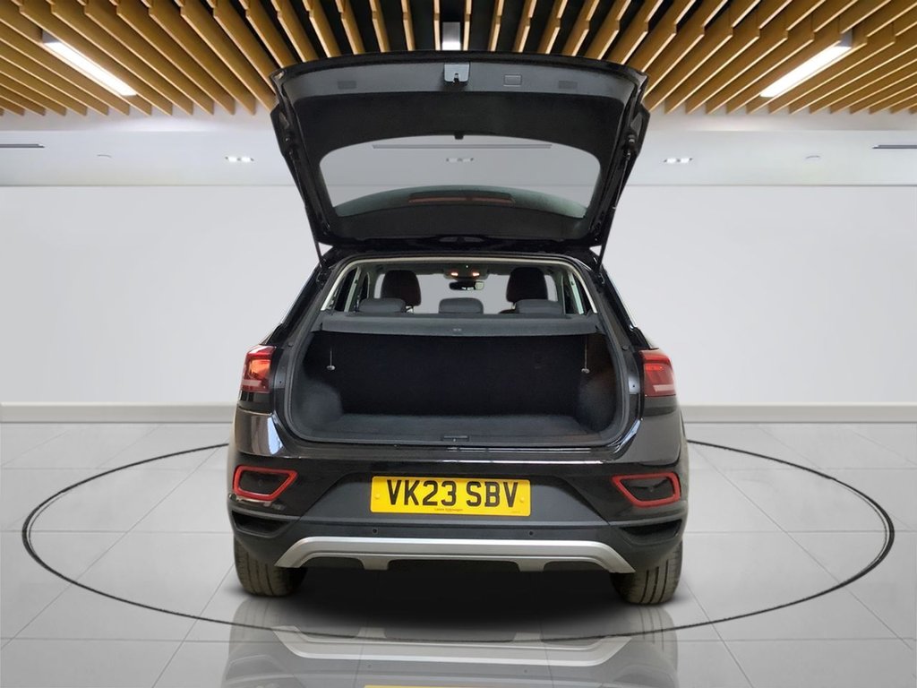 Used Volkswagen T-Roc 2023 for sale - 77806185: Photo 8