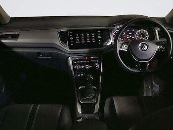 Used Volkswagen T-Roc 2021 for sale - 76496200: Photo